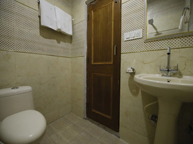 Broadway Grand by OYO Rooms