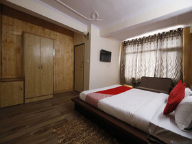Broadway Grand by OYO Rooms