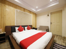 Broadway Grand by OYO Rooms