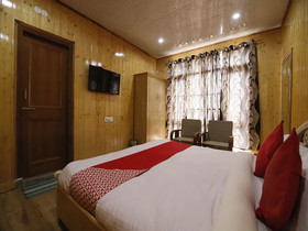 Broadway Grand by OYO Rooms