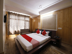 Broadway Grand by OYO Rooms