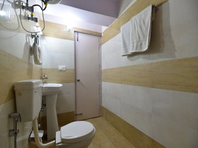Gautam Regency By OYO Rooms