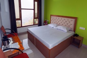 Goroomgo Hills View Shimla