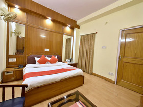 Hotel Himland East By OYO Rooms