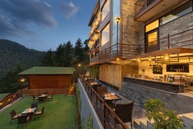 Justa Cliffend Resort & Spa Mashobra