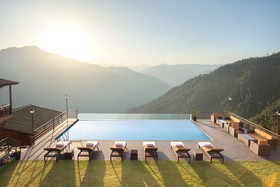Justa Cliffend Resort & Spa Mashobra