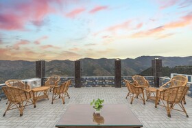 Manaw Valley Resort