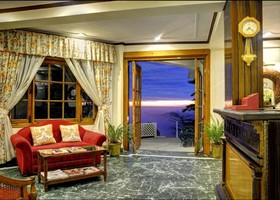 Summit Le Royale