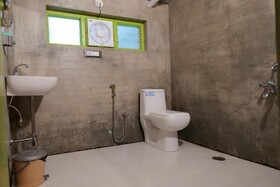 Commune 18 Resort