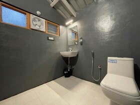Commune 18 Resort