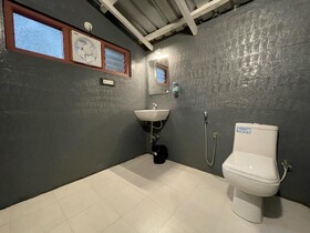 Commune 18 Resort