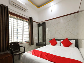 Guru Comforts By OYO Rooms