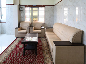 Guru Comforts By OYO Rooms