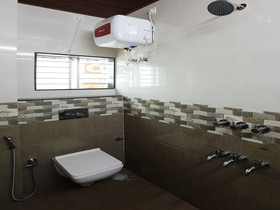 Guru Comforts By OYO Rooms
