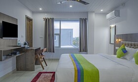 Treebo Trend Lucent The Homely Stay