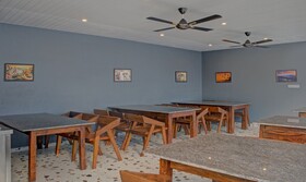 Treebo Trend Lucent The Homely Stay