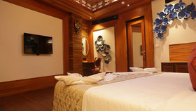 Sandyy Wavess Beach Resort