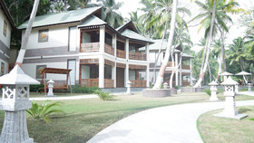 Sandyy Wavess Beach Resort