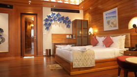 Sandyy Wavess Beach Resort