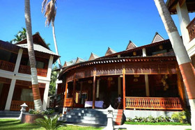 Sandyy Wavess Beach Resort