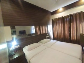 Hotel Palmyra Grand Inn