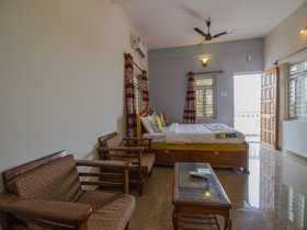 OYO Home 14644 Riverview Studio
