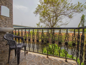 OYO Home 14644 Riverview Studio
