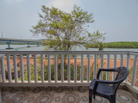 OYO Home 14644 Riverview Studio