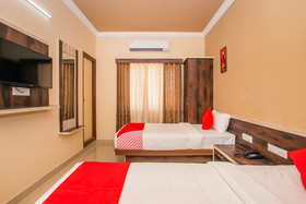 Bluemoon Check-Inn By OYO Rooms