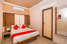 Bluemoon Check-Inn By OYO Rooms