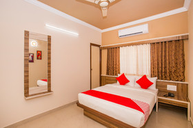 Bluemoon Check-Inn By OYO Rooms