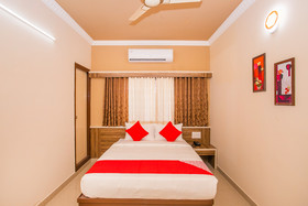 Bluemoon Check-Inn By OYO Rooms