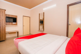 Bluemoon Check-Inn By OYO Rooms