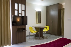 Aira Apartments by OYO Rooms