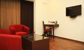 Akshaya Aura