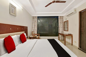Amethyst Business Hotel by OYO Rooms