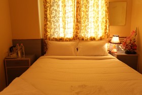 Ample Inn