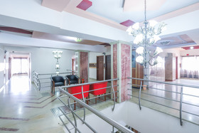 Aura Inn by OYO Rooms