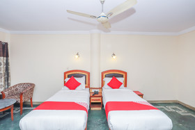 Aura Inn by OYO Rooms