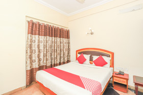 Aura Inn by OYO Rooms