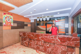 Aura Inn by OYO Rooms