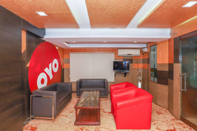 Aura Inn by OYO Rooms