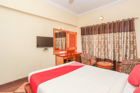 Aura Inn by OYO Rooms