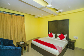 Bns Lodge By OYO Rooms