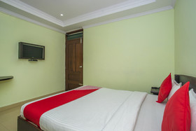 Bns Lodge By OYO Rooms