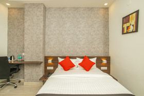 Hotel D'Brooks by OYO