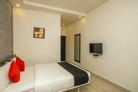 Hotel D'Brooks by OYO