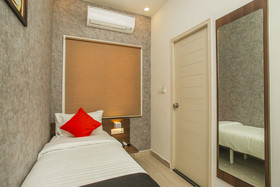 Hotel D'Brooks by OYO