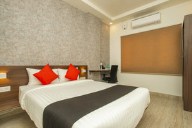 Hotel D'Brooks by OYO