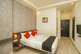 Hotel D'Brooks by OYO